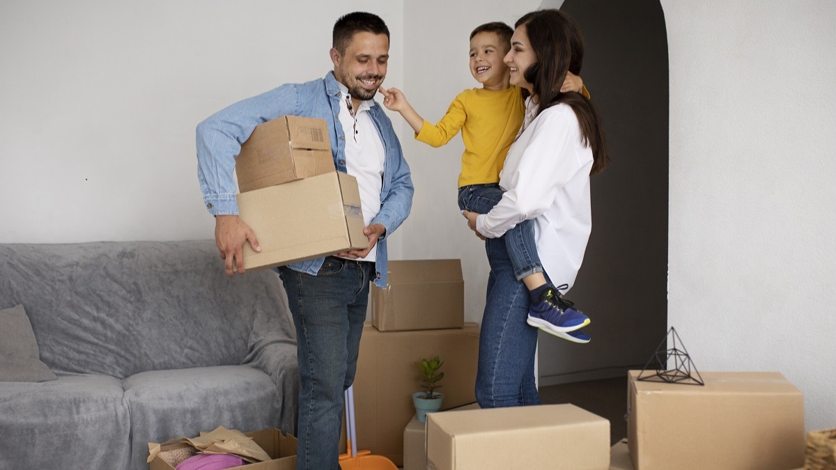 family-ready-move-into-new-home Family Ready To Move